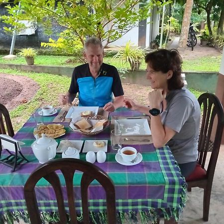 Elegant Hamlets Home Stay Чилау Екстериор снимка