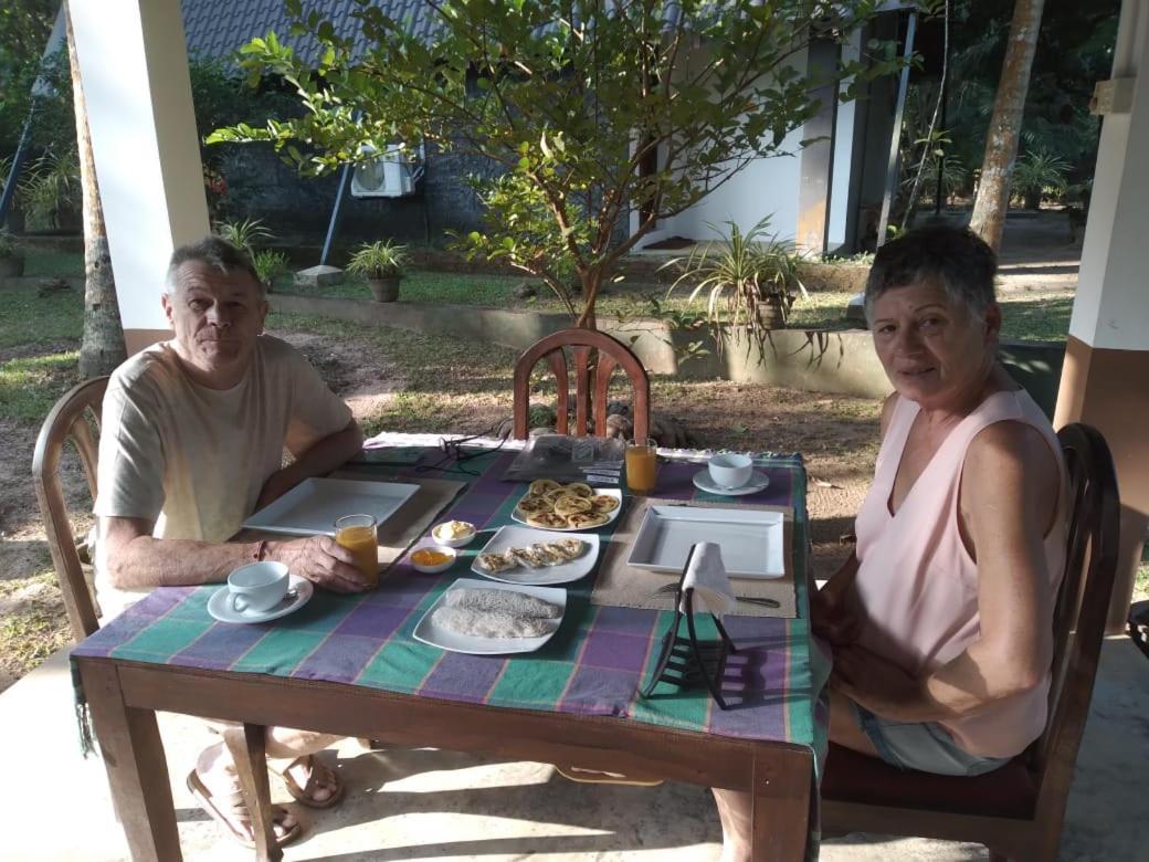 Elegant Hamlets Home Stay Чилау Екстериор снимка