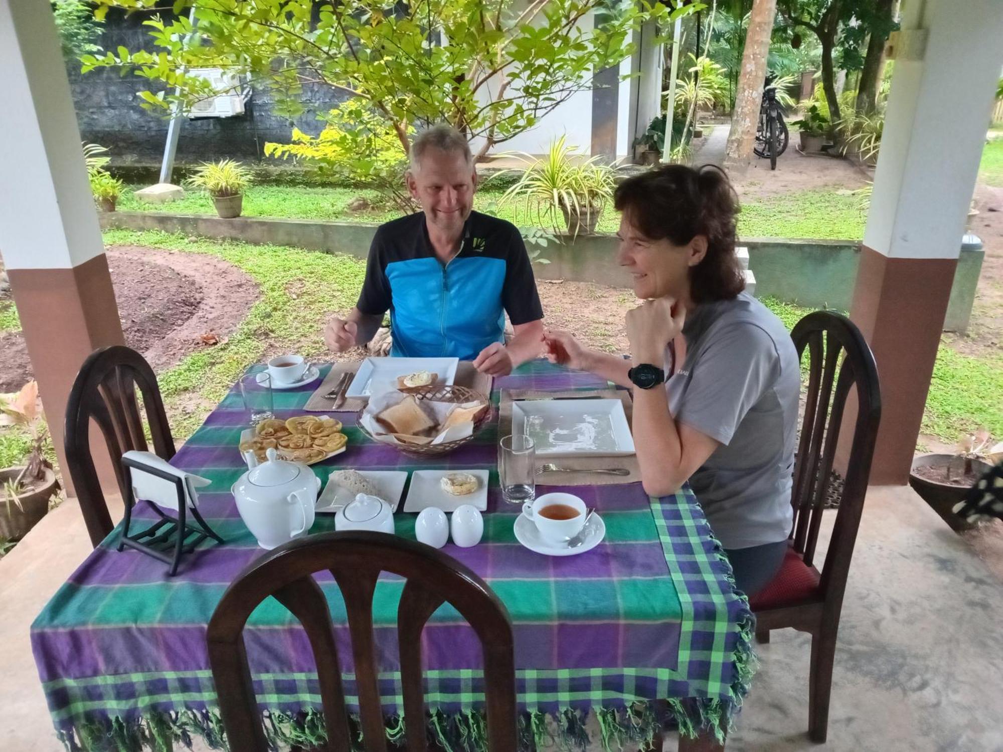 Elegant Hamlets Home Stay Чилау Екстериор снимка