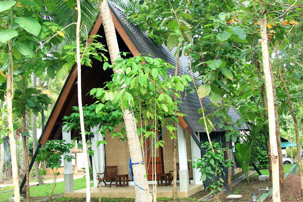 Elegant Hamlets Home Stay Чилау Екстериор снимка