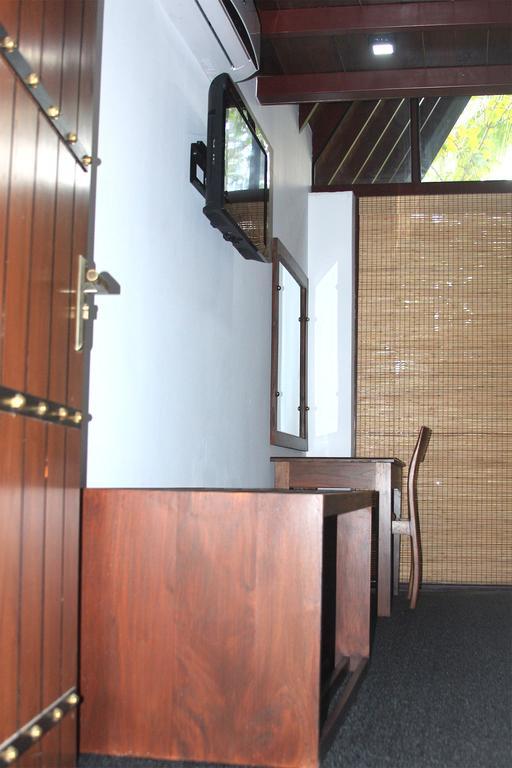 Elegant Hamlets Home Stay Чилау Екстериор снимка