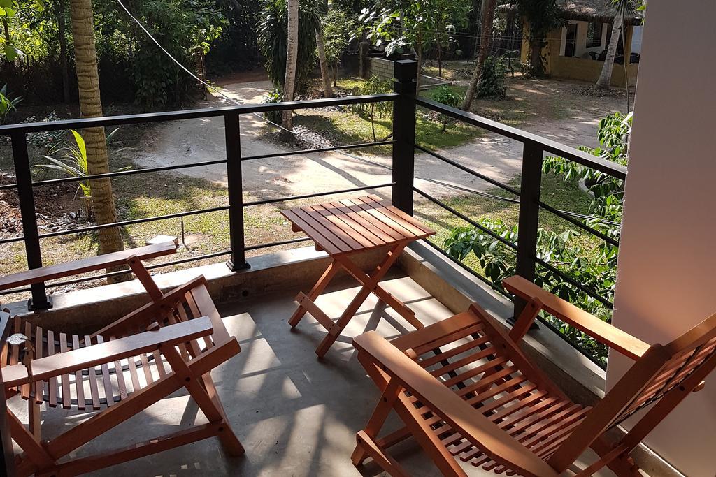 Elegant Hamlets Home Stay Чилау Екстериор снимка