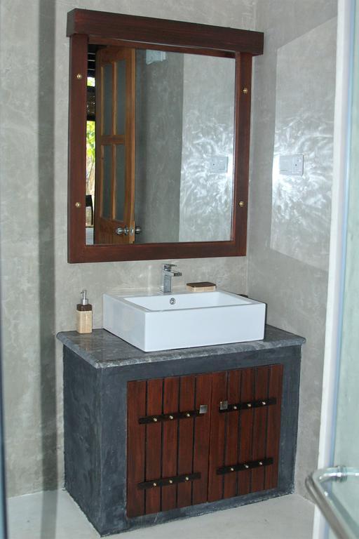 Elegant Hamlets Home Stay Чилау Екстериор снимка