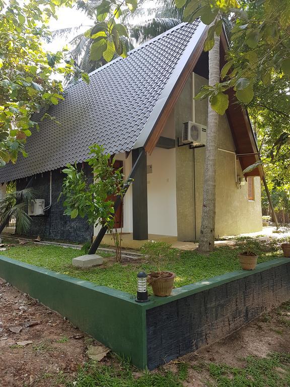 Elegant Hamlets Home Stay Чилау Екстериор снимка