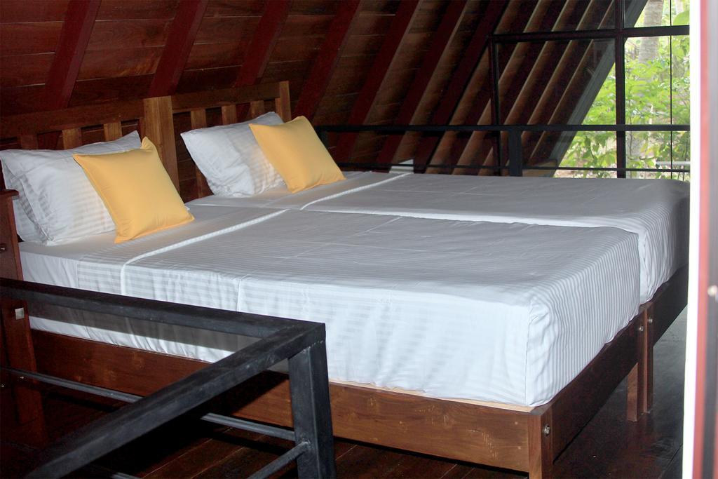 Elegant Hamlets Home Stay Чилау Екстериор снимка